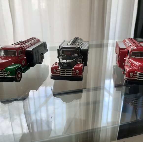 1955 DIAMOND-T FUEL TANKER TEXACO TOY TRUCK BUNDLE - Picture 5 of 12